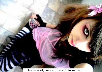 true :dinti: emo girls