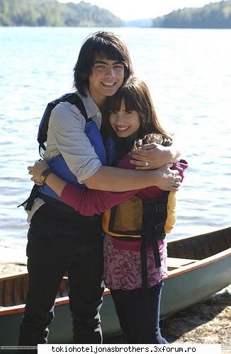 poze - =) aici e de knd se trageau ei ku canoea - ┼Camp Rock┼